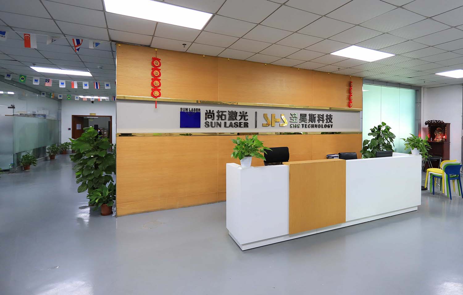 尚拓激光激光設(shè)備生產(chǎn)廠家