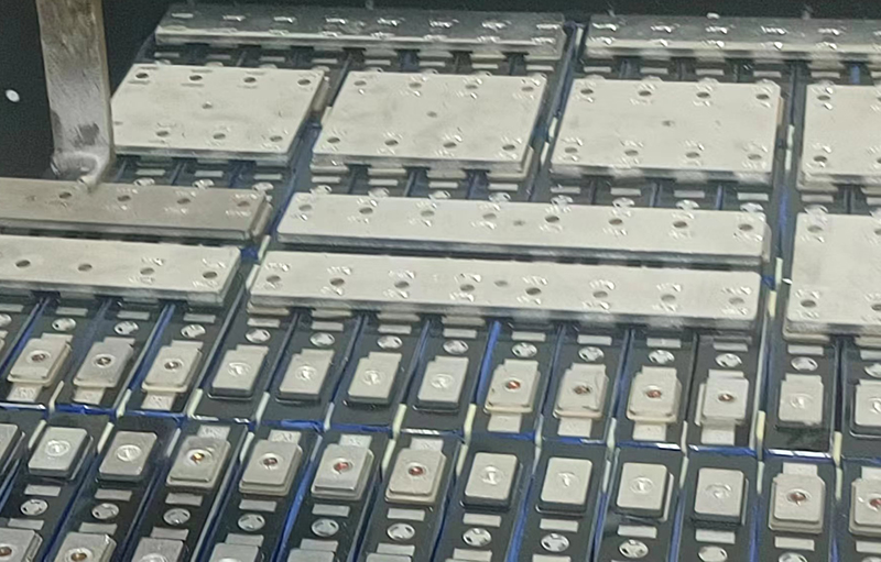 電池激光焊接機(jī)在匯流排焊接應(yīng)用